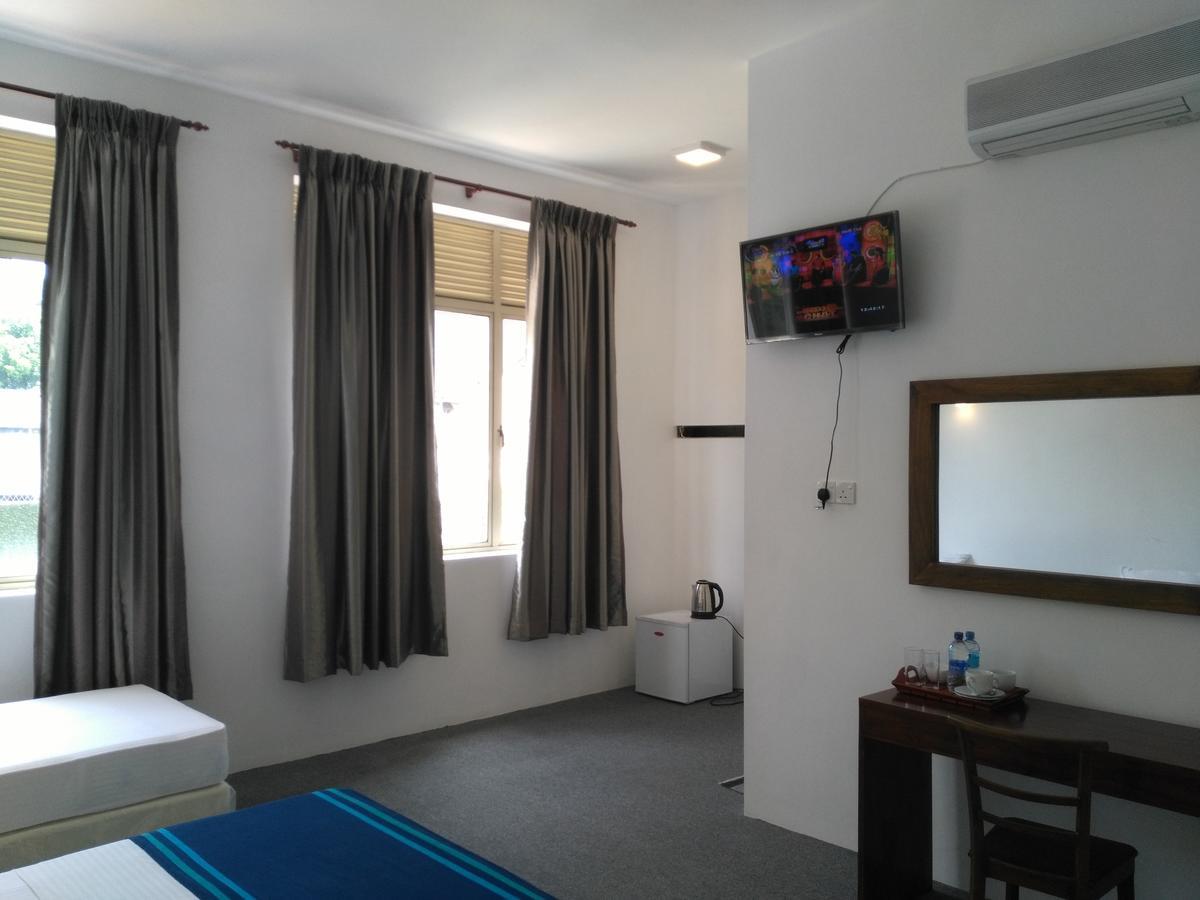 West Inn Colombo Exterior photo
