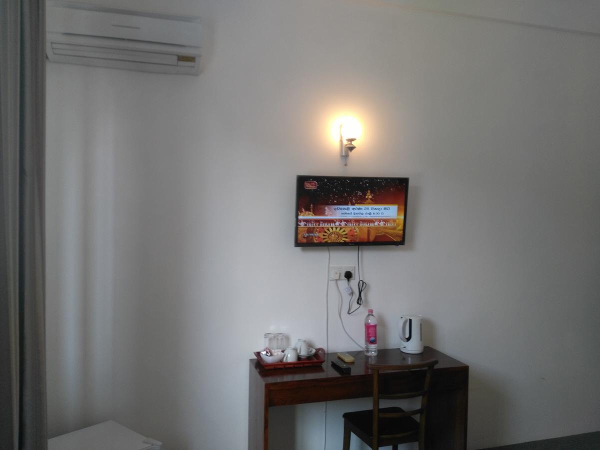 West Inn Colombo Exterior photo